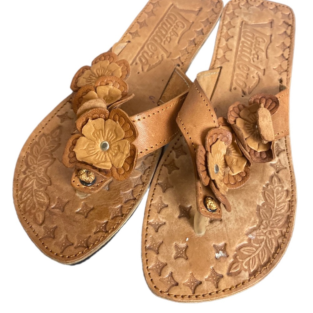 Brown cuba veradero tooled leather flipflops with flowers ladies 9.5